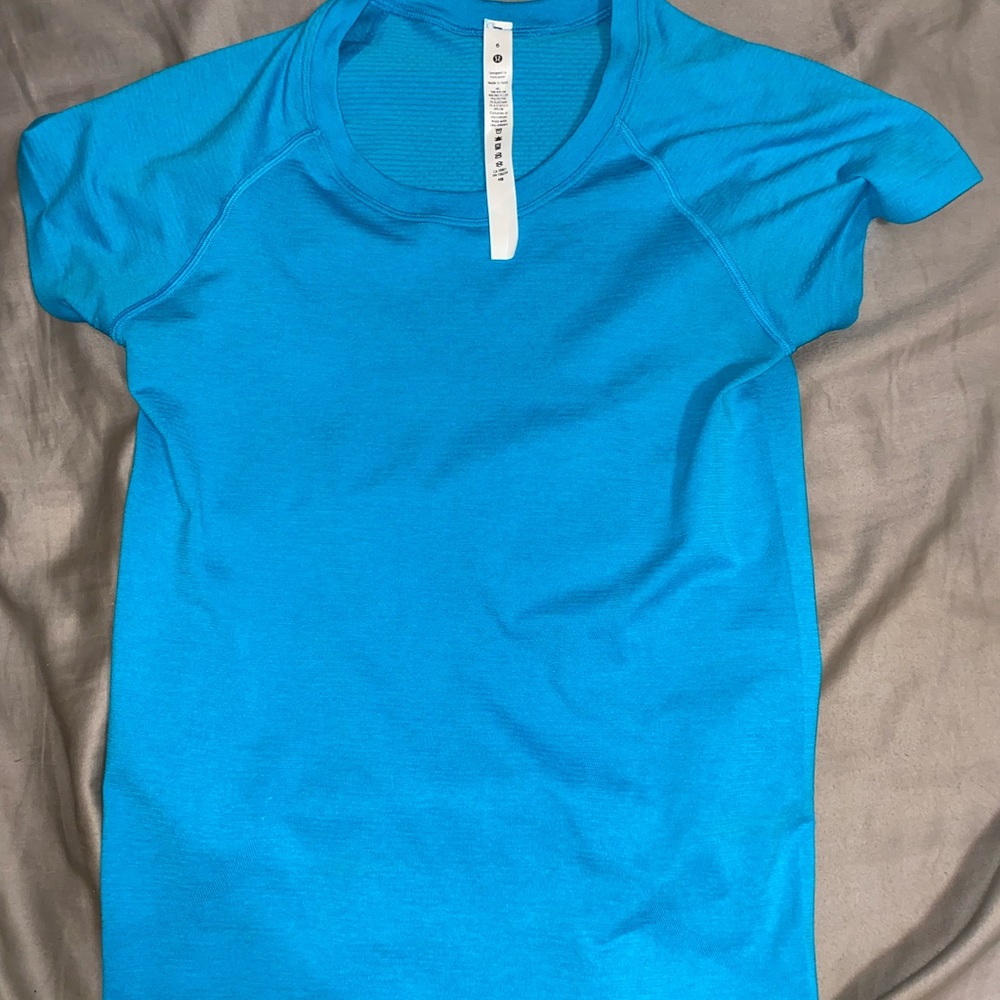 size 6 lululemon swiftly tech 2.0 shirt